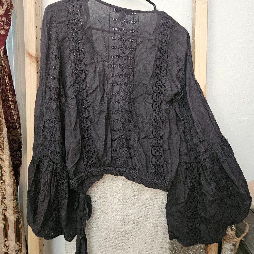 American eagle long bell sleeve top